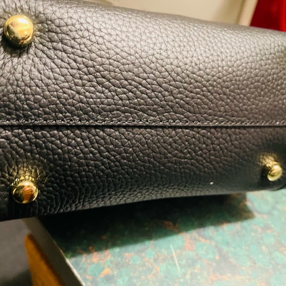 Black pebble leather Coach satchel with gold hardware - Picture 5 of 6